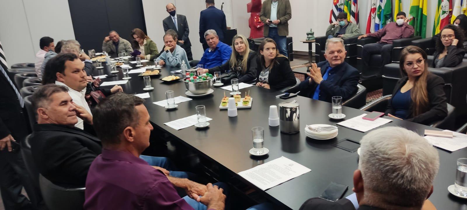 Unipontal leva prefeitos para defender projeto de regularização Unipontal leva prefeitos para defender projeto de regularização