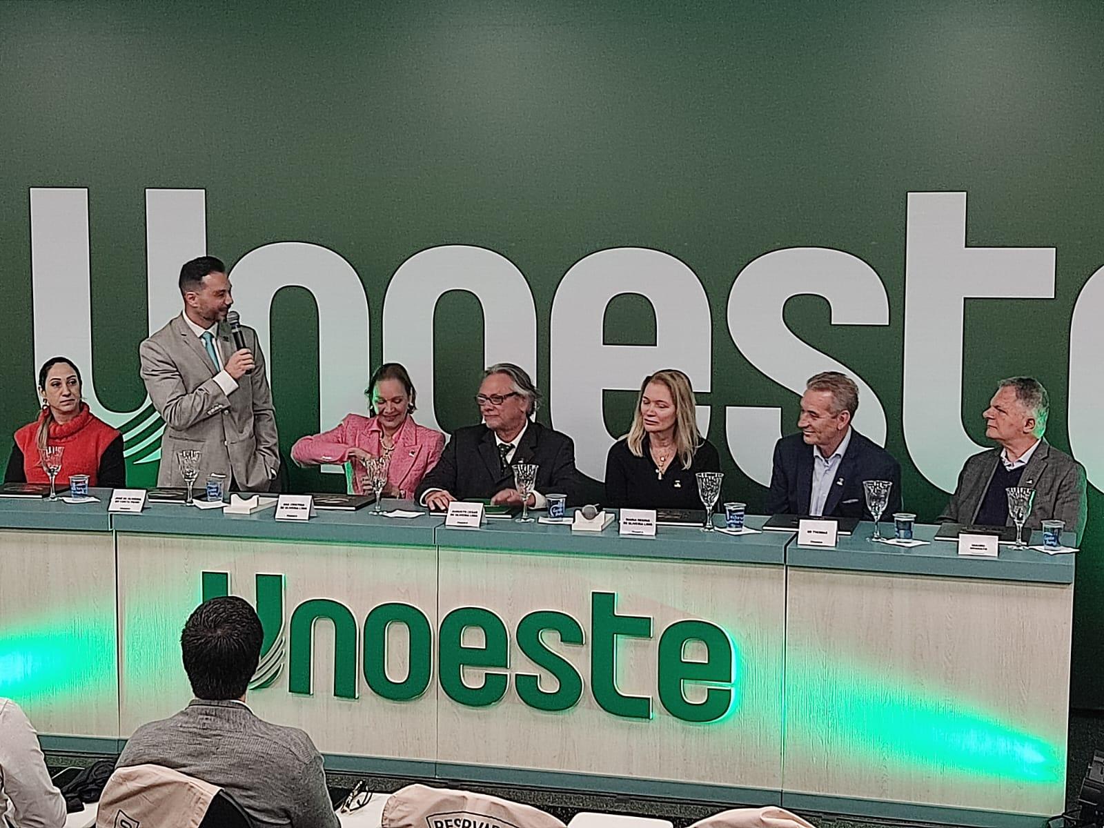 Presidente da Unipontal, Ed Thomas e deputado estadual Mauro Bragato prestigiam inauguração do campus Unoeste em Jaú Presidente da Unipontal, Ed Thomas e deputado estadual Mauro Bragato prestigiam inauguração do campus Unoeste em Jaú