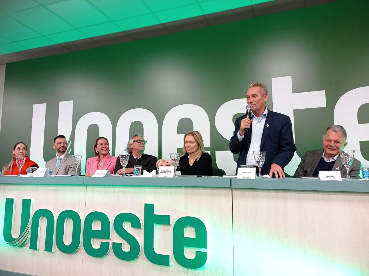 Presidente da Unipontal, Ed Thomas e deputado estadual Mauro Bragato prestigiam inauguração do campus Unoeste em Jaú Presidente da Unipontal, Ed Thomas e deputado estadual Mauro Bragato prestigiam inauguração do campus Unoeste em Jaú