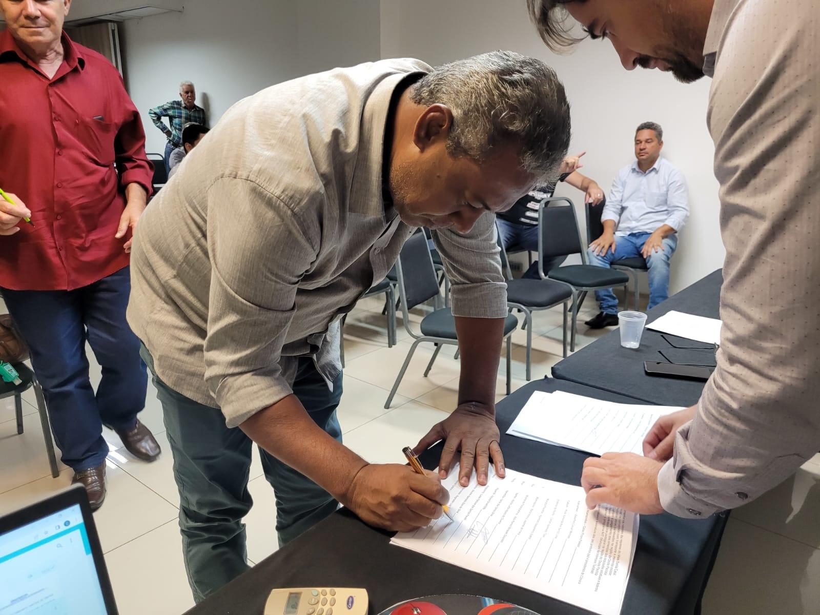 Unipontal apresenta Reivindicações a candidatos