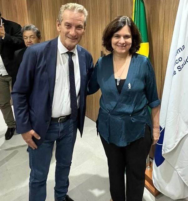 Ed Thomas lidera grupo em visita oficial a Brasília; saúde e educação se destacam na pauta Ed Thomas lidera grupo em visita oficial a Brasília; saúde e educação se destacam na pauta