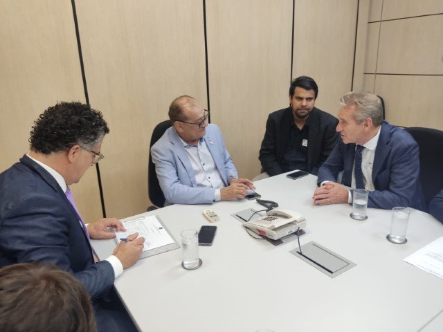 Prefeitos da Unipontal vão a Brasília e formalizam agradecimento por instalação do IFSP Prefeitos da Unipontal vão a Brasília e formalizam agradecimento por instalação do IFSP