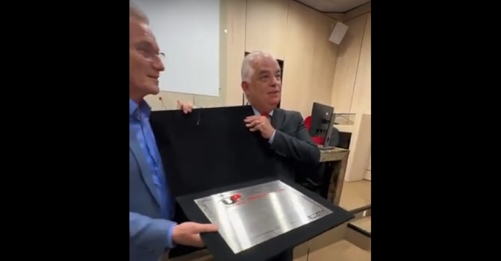A Unipontal presta homenagem a Márcio França, ministro do Empreendedorismo.