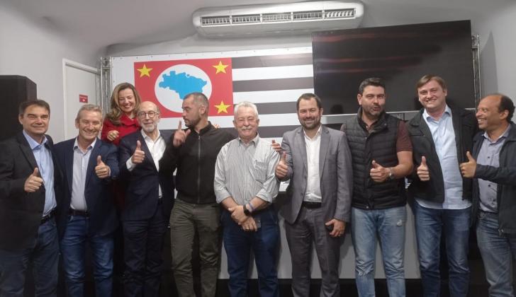 Prefeito Ed Thomas e presidente da Unipontal em reunião dos consórcios e associações dos municípios para discussão do Plano de Trabalho do candidato ao governo do Estado de São Paulo, Rodrigo Garcia