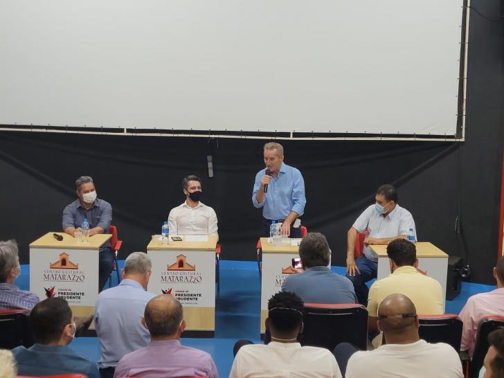 Prefeitos da Unipontal recebem deputado federal Alex Manente