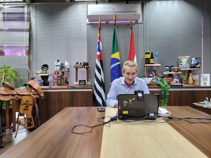 Unipontal faz reunião com consolados da China, Itália e Suécia