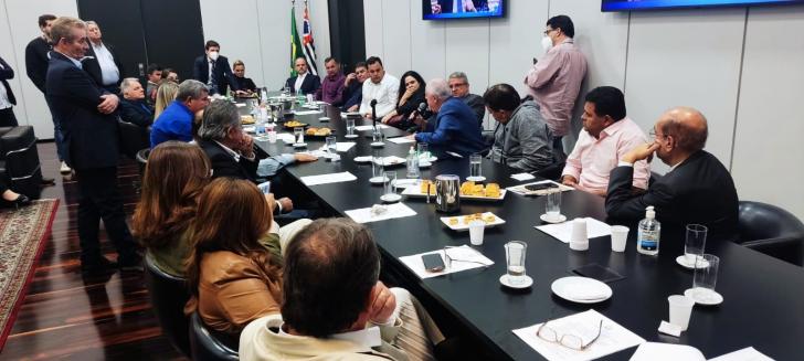 Unipontal leva prefeitos para defender projeto de regularização