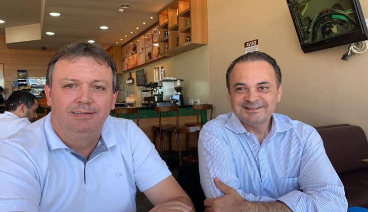 PREFEITO E PRESIDENTE DA UNIPONTAL JORGE DURAN RECEBE VISITA DO DEPUTADO FEDERAL ROBERTO DE LUCENA