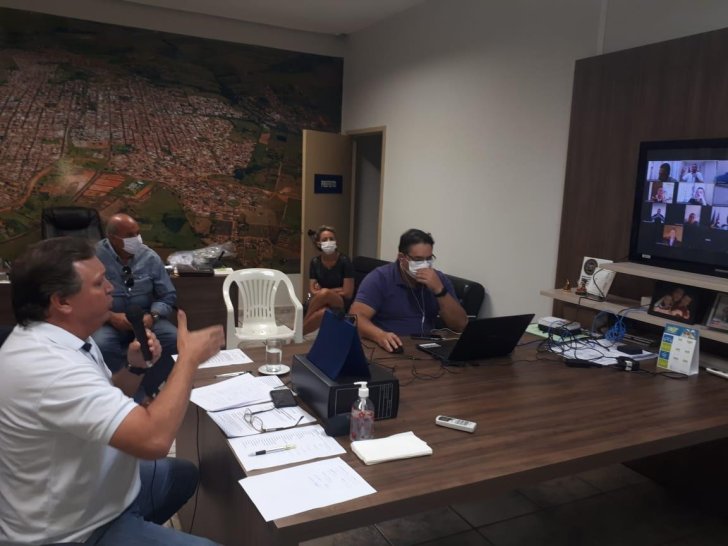 Covid-19: Unipontal reúne prefeitos, deputados e senador em vídeo conferência